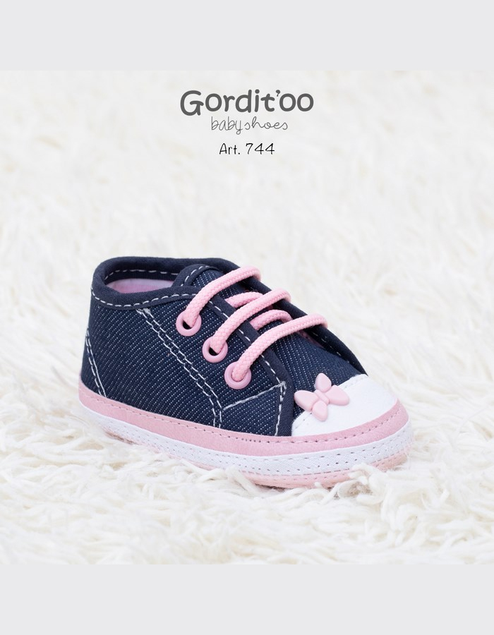 ZAPATILLA JEAN AZUL CON DETALLE EN ROSA BEBE+MOÑO. Gorditoo. - America Bebes