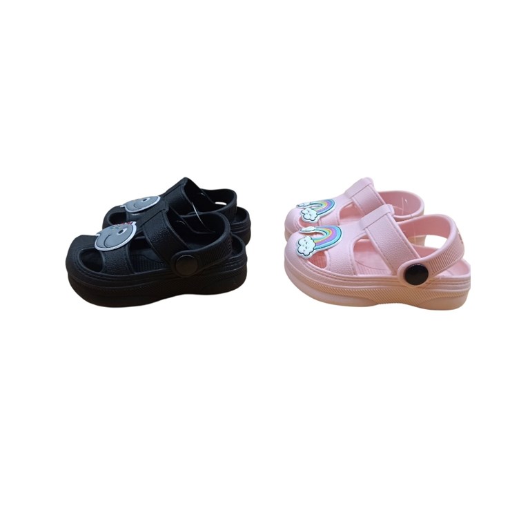 Sueco tipo cross con apliques.Disney