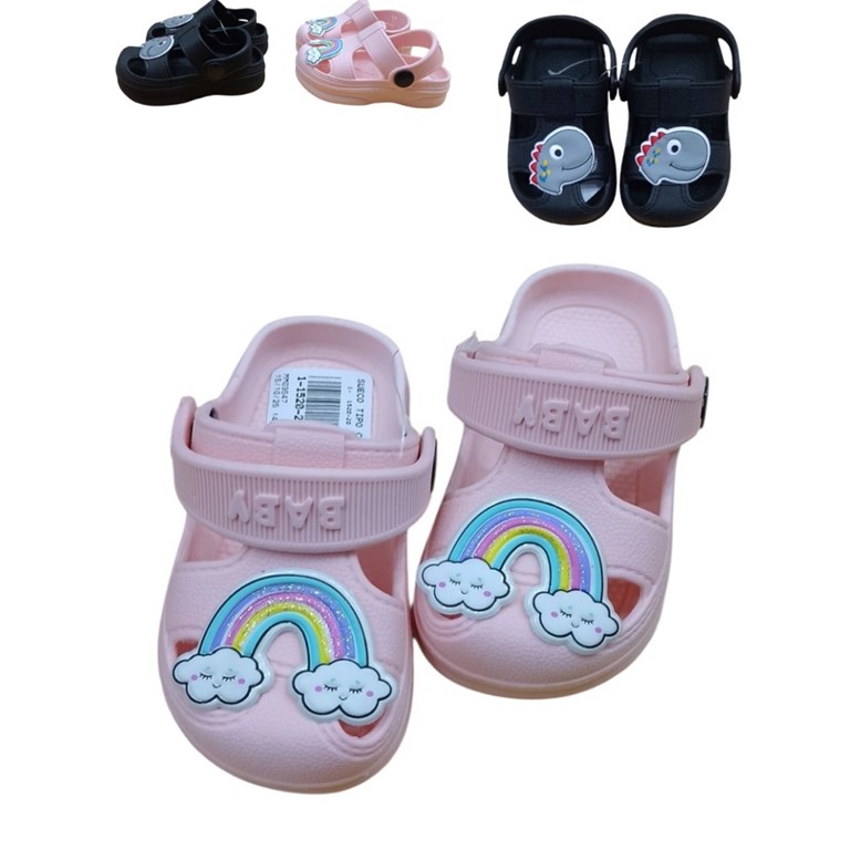 Sueco tipo cross con apliques.Disney