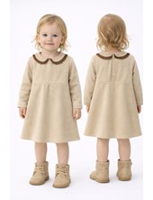 Vestido beige con puntilla en el cuello marron en montaine.Labendel