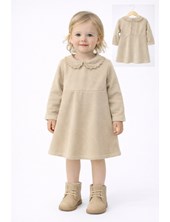 Vestido beige con puntilla en el cuello beige en montaine.Labendel