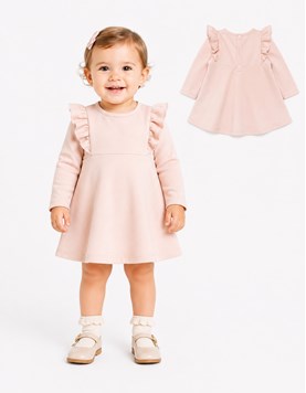 VESTIDO PARA BEBA MANGA LARGA EN CREP SALMON CON VOLADO EN HOMBROS. LABENDEL