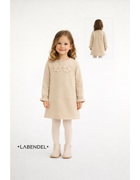 Vestido beige con 2 flores en montaine para nena.Labendel