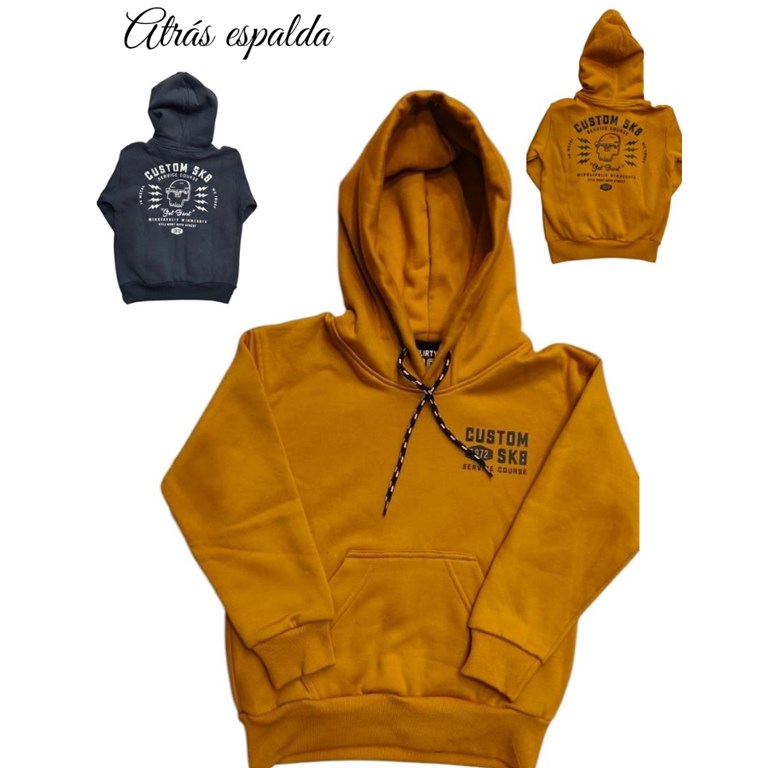 BUZO CANGURO CON CAPUCHA, ESTAMPA FRENTE Y ESPALDA 'CUISTOM SKB'.  FLIRTY