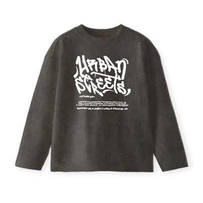 REMERA NENE MANGA LARGA OVERSIZE EFECTO DESGASTE CON ESTAMPA 'URBAN STREET'. GEPETTO