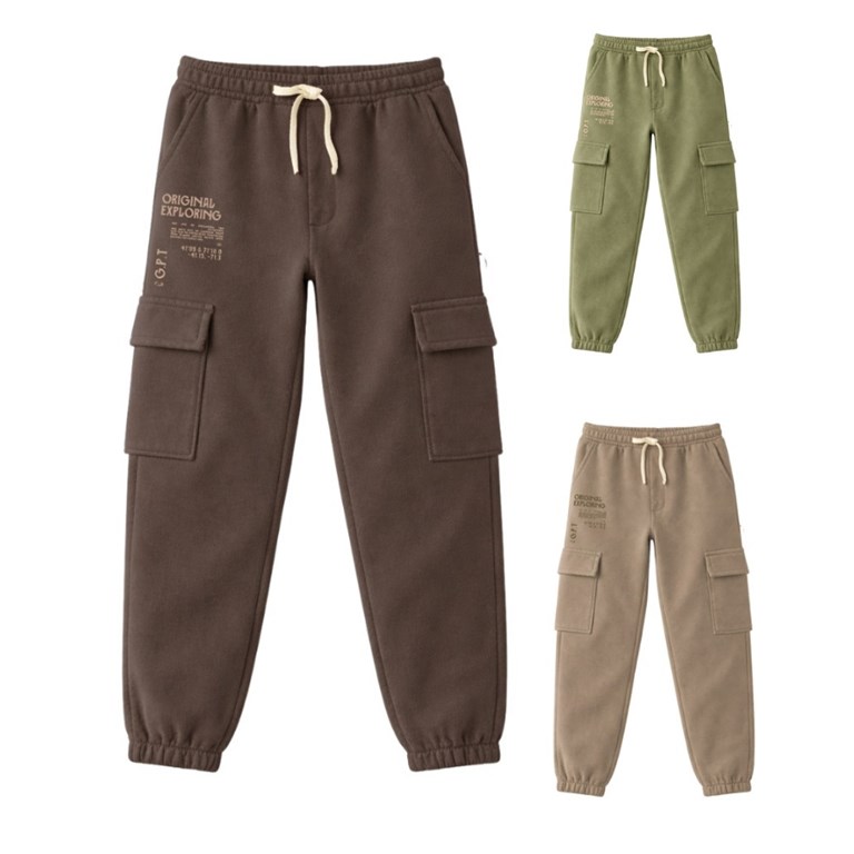 Jogger junior varón frisa cargo con estampa.Gepetto