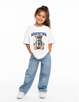 REMERA MANGA CORTA OVERSIZE PARA NENA, ESTAMPA 'OSO HINCHA'. GEPETTO