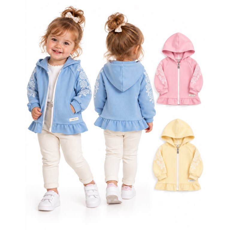 Campera beba en rústico de algodón, con capucha, volado y estampas en mangas. Gepetto