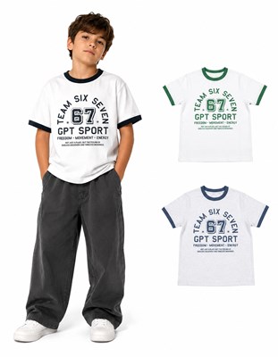 Remera manga corta nene, en jersey 100% algodón, cuello y puños de mangas contracolor. Estampa '67'. Gepetto