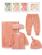 Ajuar 5u mantilla saquito pantalon con pie gorro babita. Picolo