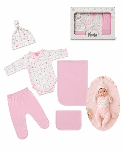 AJUAR 5 PZS. MANTILLA BODY ABIERTO, PANTALON CON PIE, GORRO Y BABITA. PICOLO