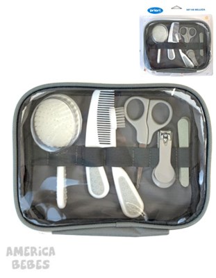 SET DE CUIDADOS PARA EL BEBE INCLUYE ARTICULOS DE MANICURIA, PEINADO Y CUIDADO DENTAL PRIORI