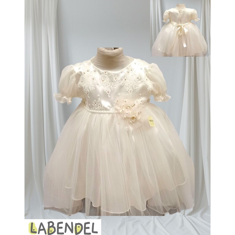 Vestido Bautismo manga corta falda tull, cinto de perlas con flores de organza