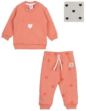 CONJUNTO BUZO Y PANTALON FRISA ESTAMPADO CORAZONES. BIG BAY