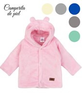 Saquito con capucha con orejas en coral fleece (pielcita). Colores: crudo-Beige-Rosa-Aqua-Indigo-Gris. Big bay