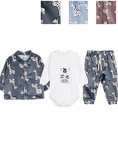 CONJUNTO 3 PIEZAS BODY MANGA LARGA+ SAQUITO Y PANTALON DE PLUSH ESTAMPADO JIRAFAS. BIG BAY