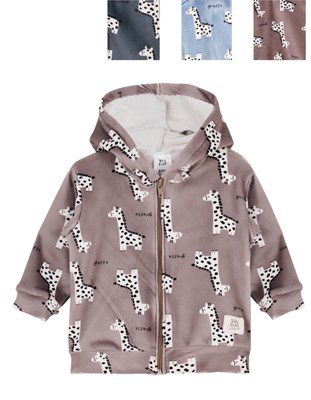 CAMPERA BEBE DE PLUSH CON CIERRE Y CAPUCHA ESTAMPADO JIRAFAS. BIG BAY