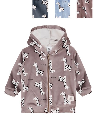 CAMPERA BEBE DE PLUSH CON CIERRE Y CAPUCHA ESTAMPADO JIRAFAS. BIG BAY