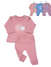 Conjunto de camiseta en interlock liso con estampa central combinado con pantalon al tono colores de nena dreams