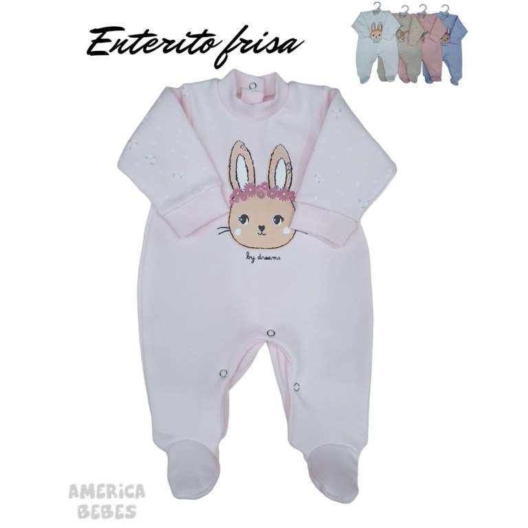 ENTERITO BEBE FRISA ,MANGAS ESTAMPADAS FLOR, ESTAMPADO CENTRAL, CON PIE DREAMS