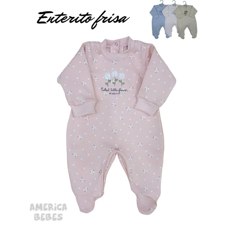 ENTERITO BEBE FRISA ESTAMPADA FLORES, CON PIE , BORDADO CENTRAL DREAMS