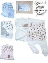 Set de body en interlock liso con estampa central combinado con rana y gorrito plush combinado con chaleco en plush ositos y nubes colores unisex nena y nene dreams