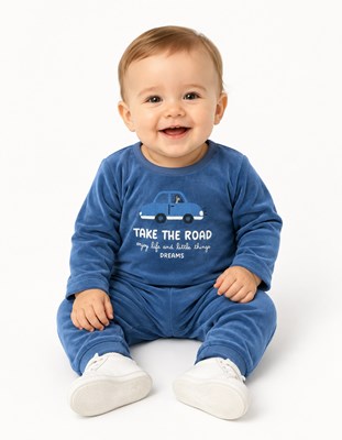 CONJUNTO DE BEBE EN PLUSH, CON ESTAMPA CENTRAL. DREAMS