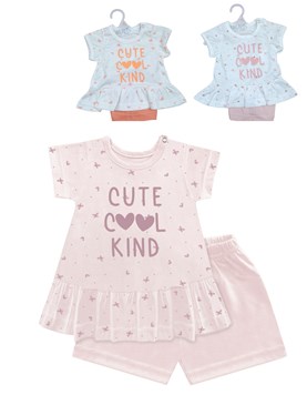 Conjunto de bebe remera con volados en jersey estampado mariposas con pantalon de jersey liso.Dreams