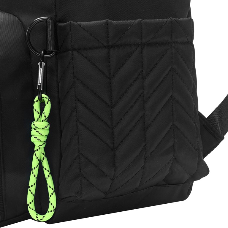 MOCHILA MATERNAL NEGRA CON CAMBIADOR MATELASSE. 36X29X16 CM