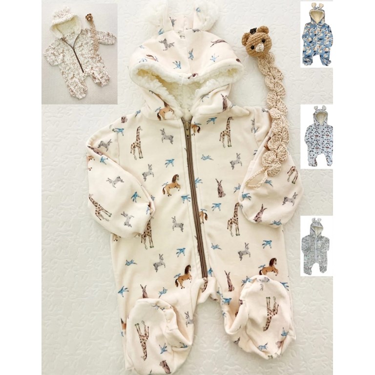 astronaura de plush estampado forrado en corderito con cierre cocomiel