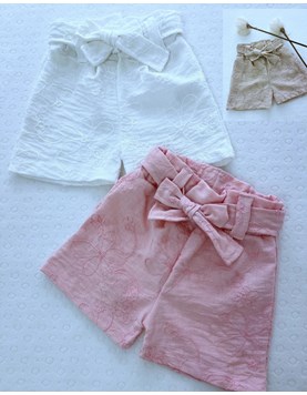 SHORT DE LINO BORDADO CON LAZO. COCOMIEL