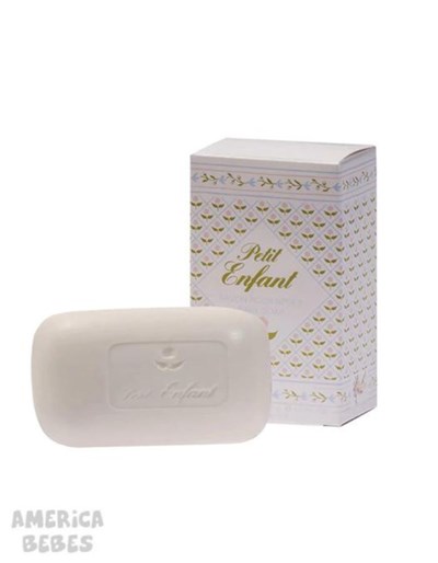 Jabón x 100g. Elaborado con finos aceites vegetales y glicerinas. Su abundante y cremosa espuma protege y suaviza la piel del bebé. petit enfant