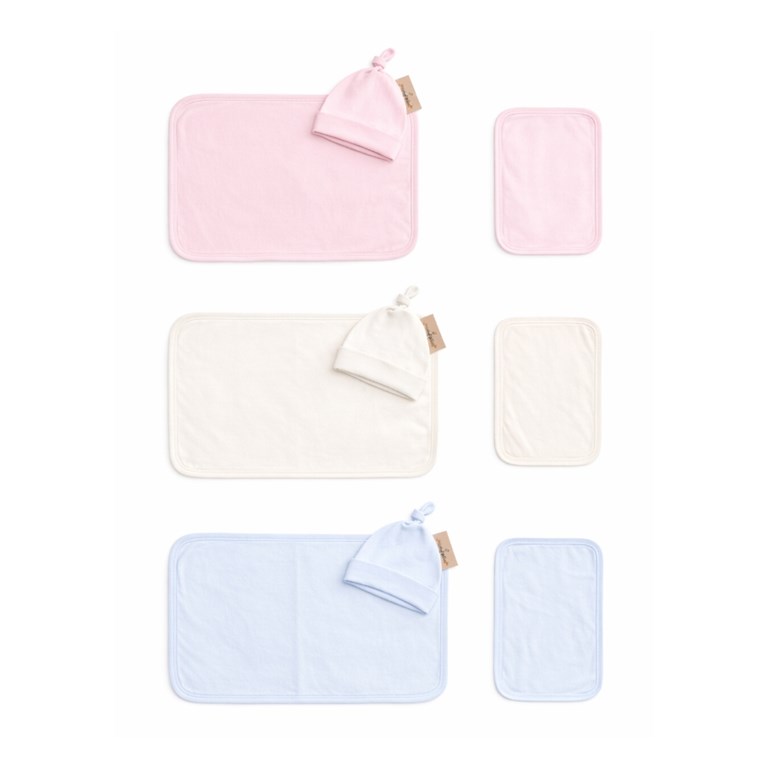 Mantita con gorrito y babita para bebe.Naranjo