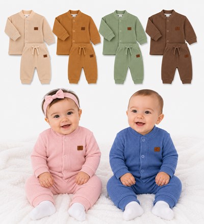 Conjunto de saquito y babucha  tela panal colores claros gamise