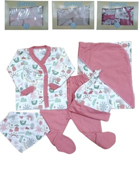 Set 5 piezas: Batita + Medio osito + Bandana + Gorrito + Mantilla con capucha. Estampado. Gamise