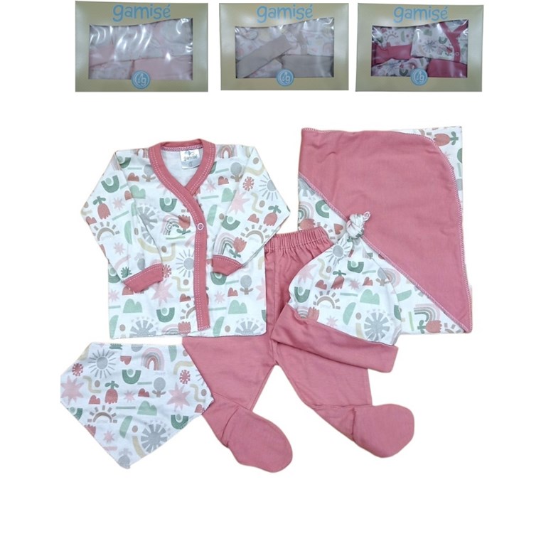 Set 5 piezas: Batita + Medio osito + Bandana + Gorrito + Mantilla con capucha. Estampado. Gamise