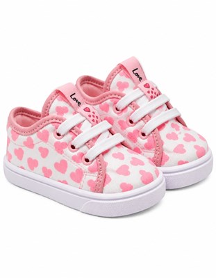 BCO228 ZAPATILLA DE NENA CON ESTAMPA DE CORAZONES. HEY DAY