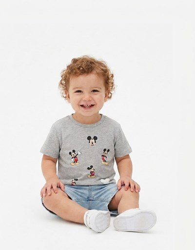 REMERA MANGA CORTA MIKEY LETRAS. DISNEY
