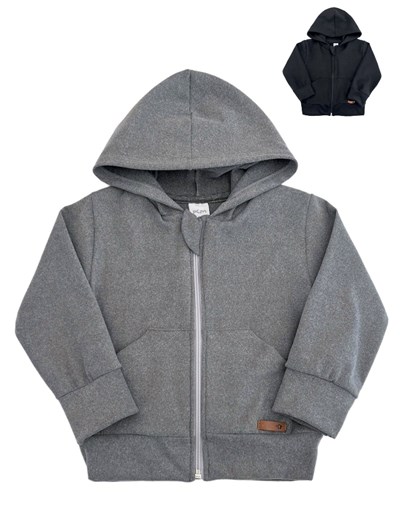 Campera con capucha y bolsillos.Pilim