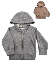 Campera con capucha y bolsillo.Pilim