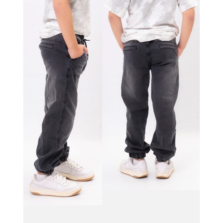 JOGGER DE JEAN NEGRO CON RECORTE. POPEYE