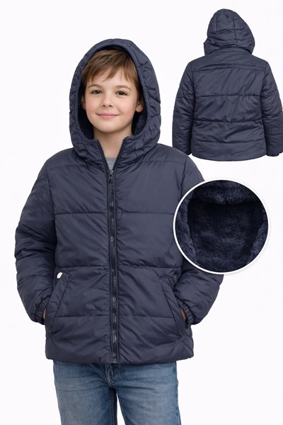 Campera azul con piel adentro premium, con capucha desmontable y bolsillos con cierre. Importada