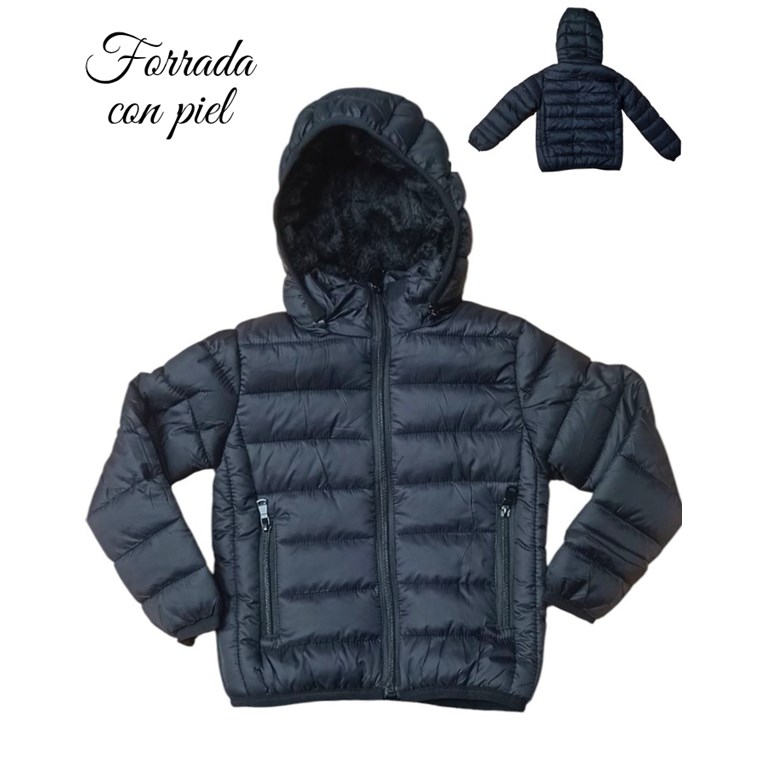 CAMPERA DE ABRIGO FORRADA EN PIEL, CON CAPUCHA DESMONTABLE Y BOLSILLO CON CIERRE