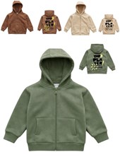 Camperita de frisa de bebé, estampa en espalda con capucha y bolsillos. Baby Way