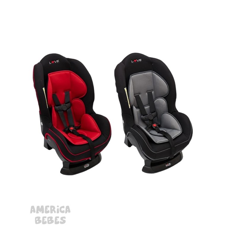 Butaca para auto con base y reductor. Posic.: 3; con reductor y protección que no daña el tapizado del auto. Love