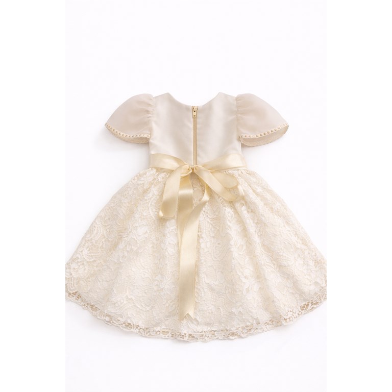 VESTIDO BAUTISMO CON FALDA DE ENCAJE,  PECHERA Y MANGA DE ORGANZA. COLOR NATURAL. CHILDREN DIOR