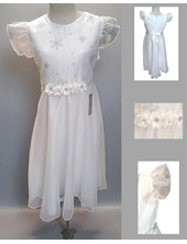 Vestido corte princesa con pechera bordada en hilos de plata, manga con volados y strass en cintura.Children dior