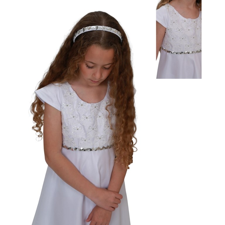 Vestido corte princesa con pechera de moños manga corta y detalles de strass en cintura.Children dior