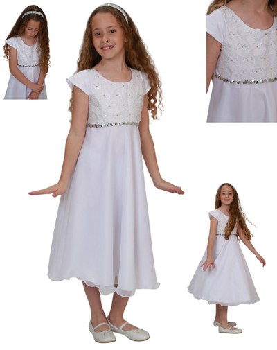 Vestido corte princesa con pechera de moños manga corta y detalles de strass en cintura.Children dior