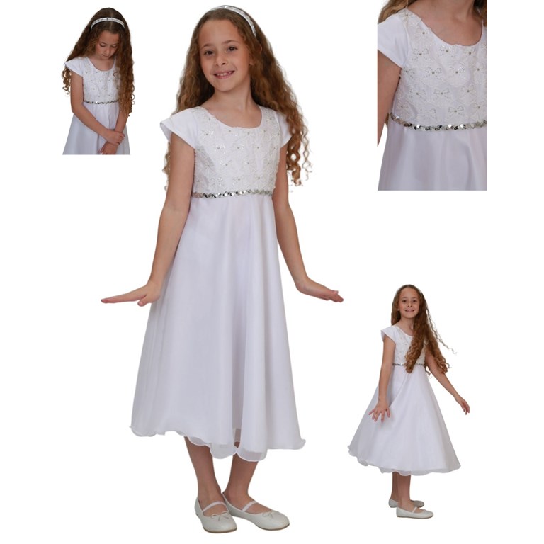 Vestido corte princesa con pechera de moños manga corta y detalles de strass en cintura.Children dior